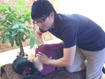 プラスワンの写真/【デスクワークで巻き肩になってませんか?】独自のソフトな”肩甲骨はがし”で肩こり/猫背をスッキリ解消♪