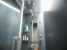 アールイー プライベートサウナ(Re: PRIVATE SAUNA)/シャワーで体を洗いましょう
