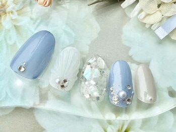 オリビアブルー(Olivia Blue)/貝殻ネイル
