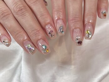 宝石ネイル