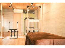 美容整体院アサシ 鴻巣院(美容整体院ASASHI)の雰囲気（ナチュラルで清潔感のある空間で整体とマシンピラティスを☆）