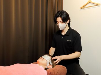 もみの匠 白山店の写真/【高技術×低価格】ベテランの技術力で幅広い年齢層に支持有☆デスクワーク等で凝り固まった首肩の辛さに◎