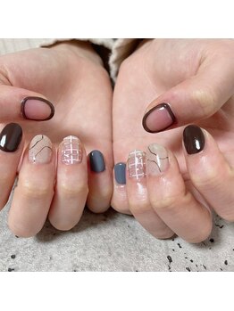 イロ(iro)/囲みネイル♪チェックネイル♪