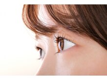 マウティーリラクゼーション(mawty relaxation)の雰囲気（ヘアデザインも担当するデザイナーの施術[まつ毛/眉毛]）
