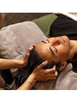 ラ ヘッド 新宿西口(La HEAD)の写真/とろける潤いと芯からの解放。清潔感まで整う、大人のための上質なヘッドケア。