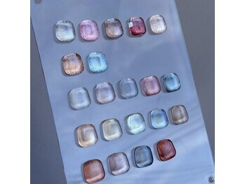 アトラ 京成大久保店(attra)の写真/豊富なデザインを定額で選べるトレンドデザイン♪毎月指先からおしゃれを更新できるサロンで素敵な日々を◎
