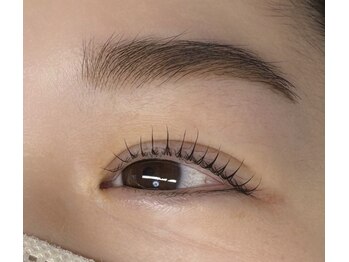 ティアラ(Tiara)の写真/まつげのお悩み解決！目にあったデザインを提案し、ぱっちりからナチュラルまで幅広く対応♪