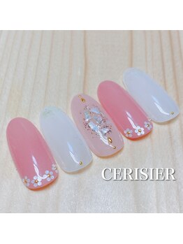 キラキラパーツネイル★