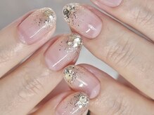 大人気のラメグラデーションで華やかさと上品さをプラス♪