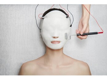 カオヤ プラス(Kaoya plus)の写真/【信頼と実績のエンビロン推奨サロン】最短で美白×潤いを実感。健康的でみずみずしい透明感のある肌に。