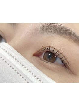 ナチュラル上品な目元にしたい