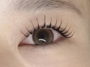 フリルビューティー(Frill beauty)の写真/【エクステ×パーマの新技術！】＆healthyで自まつげも上向きに♪LEDエクステに変更も可◎