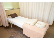 西所沢駅前接骨院 整体院/半個室の施術スペース