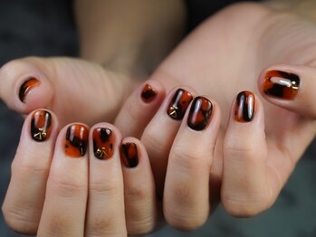 ルシャ(Le’chat)/べっ甲ネイル