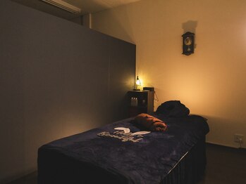 ここりら【もみほぐし/オイルマッサージ/リンパ/足つぼ/ヘッドスパ】 /