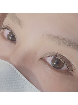 アズール(A/ZOOR)の写真/【くるんっとまつ毛パーマ＊】生え際～毛先までカール感にこだわり、伏し目＆横顔でもまつげの印象UP♪