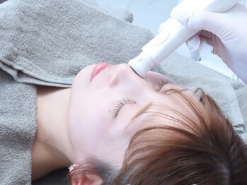 リリー(RILY)の写真/"渡韓いらず"で本場の韓国肌管理が受けられる♪肌荒れ・ニキビ・毛穴の黒ずみケアに◎すっぴんでも輝く肌に