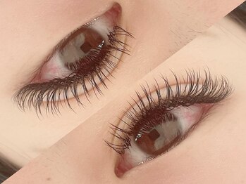 マカナ アイラッシュ アイブロウ(makana)の写真/[フラットラッシュ/セーブルラッシュ付け放題◎]ボリュームのある目元が好きな方には付け放題がおすすめ！