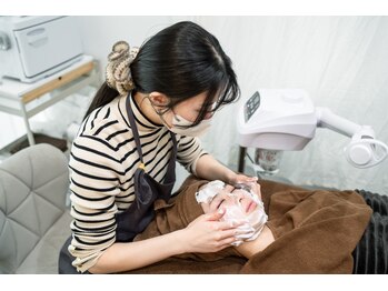 笑芽(エメ)の写真/【大人女性のくすみ撃退!】新感覚の磁気パックで驚くほどの透明感&ハリツヤUP☆美白になりたい方必見◎