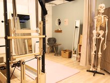 アップライフギャラリー(UP LIFE GALLERY)/落ち着いた清潔な店内3F