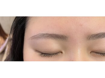 ダフネ(DAFNE)/眉毛メイク無しでも綺麗眉