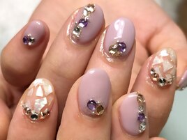 大粒シェルでトレンドネイル