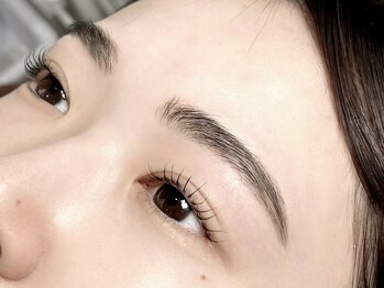 アフェット(affetto)/ハリウッドブロウリフト