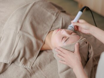 グローアップ(Glow up)の写真/【医療提携フェイシャル★】高周波でコラーゲンの生成を促す◎たるみやシワを改善しハリのある美肌に♪