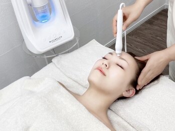 スリーアイ 天王寺店(3EYE)の写真/ハイドロスプラッシュ毛穴洗浄¥4000!(毛穴洗浄頭皮込も有)皮脂が溜まりやすい毛穴に根本からアプローチ☆