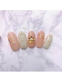 大人かわいいネイル