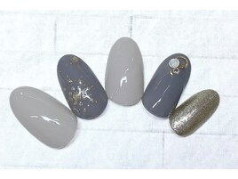 キラキラ　手描き　冬ネイル