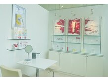 ポーラ ザ ビューティ 太田南口店(POLA THE BEAUTY)の雰囲気(白を基調とした明るい店内)