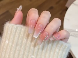 上品ストーンの白グラデ