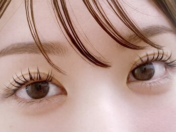 エメローズ 梅田店(AIMEROSE)の写真/ナチュラルなのに可愛い◇モテ可愛目元はお任せ◎上130本￥3520～／話題のLED＆マスカラパーマも♪