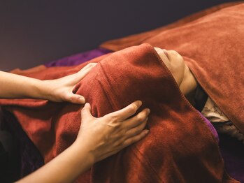 ここりら【もみほぐし/オイルマッサージ/リンパ/足つぼ/ヘッドスパ】 /