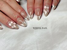 ホワイトネイル(WHITE NAIL)/手書き/フレンチ/フラワー