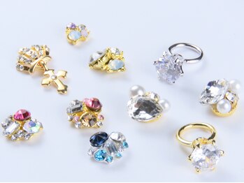 ロサネイル(rosa nail)/パーツ、スワロ100種類以上