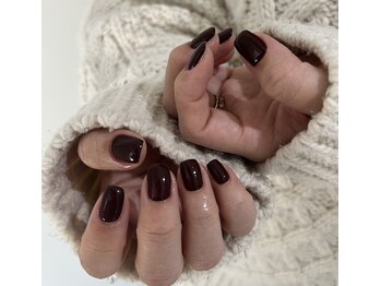 イオ(io.)/ワンカラー×絶妙なボルドー