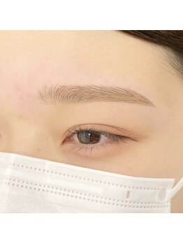 エルブリンク(elblink)/太さを残した平行眉