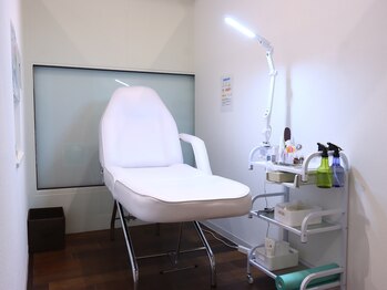 巻き爪補正店 大分店/施術ベッド