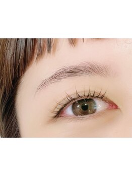 ナチュラル上品な目元にしたい