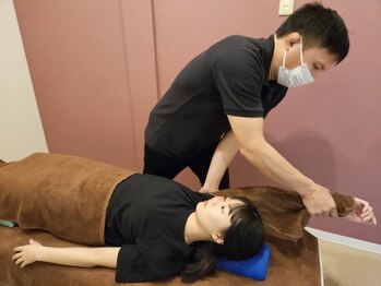 うちんだい整骨院 整体院の写真/姿勢から来る体型変化や痛み、不調に悩まされていた方必見★初めて方も◎ 【猫背矯正コース¥3800～】