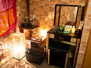 ミンピバリ(Mimpi Bali)/ドレッサー周りもバリの雰囲気♪