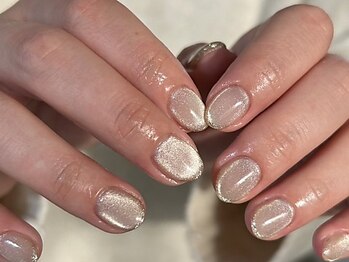 スィン(Xin)の写真/忙しい方にもピッタリ！ネイル＆まつ毛＆眉毛同時施術OK☆忙しい方にも◎時短でキレイ♪