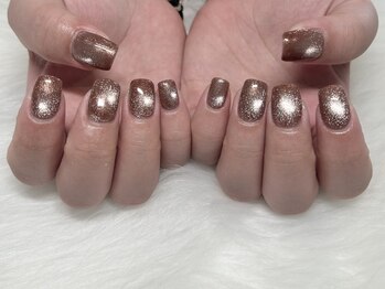 アン プレゾン(Un Plaisant)/マグネットネイル