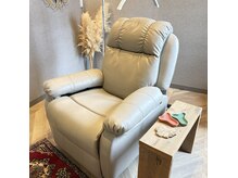 ノイ(Noi)の雰囲気(座り心地のいいリクライニングソファ)