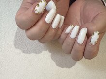 オーク 戸塚(OAK)/ホワイトワンカラー×スタッズ