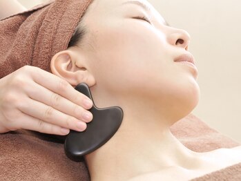 ビタミンスパ 中野店の写真/人気No.１【首・肩こり・むくみ】全身カッサ痩身コース90分¥8800♪駅近の好立地で通いやすさ◎