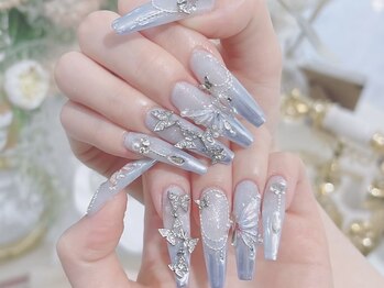ミリーモア 新宿(Milyy moor)/蝶々ネイル