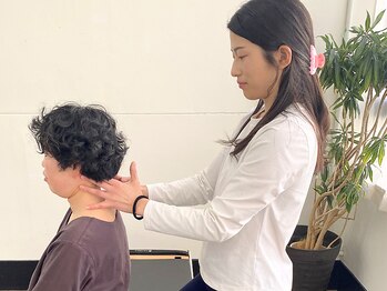 アンダーセブン 新石切店(Under Seven)の写真/年齢関係なくお悩みNo.1の「肩こり」！マシンピラティスで正しい肩甲骨の動き、姿勢改善で悩みとおさらば！